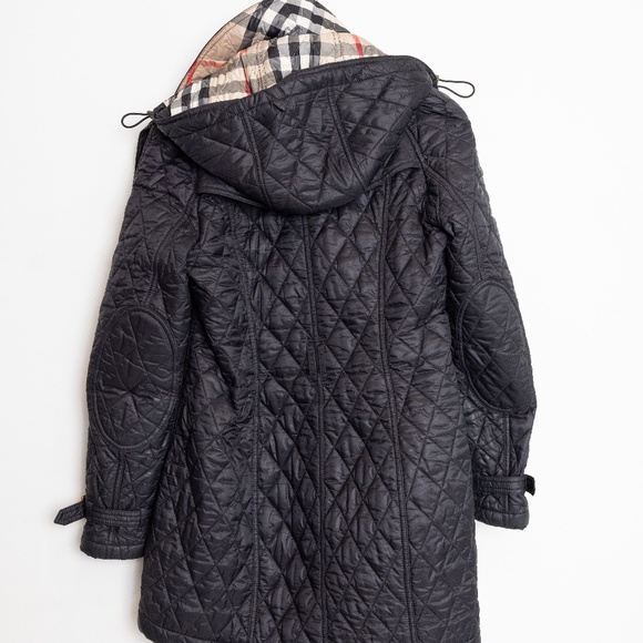 Burberry Black Trench Coat with Quilted Design and Detachable Hood - Picture 7 of 9